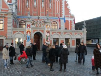 Asielzoekers bezoeken de oude binnenstad van Riga (Foto: Patvērums "Drošā māja")