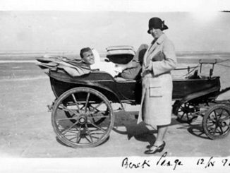 Max Blecher op het strand van Berck, Normandië, 12 april 1930 (Foto: persoonlijk archief Max Blecher)