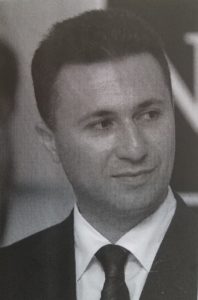 De huidige Macedonische premier Gruevski wacht de lastige taak het wantrouwen tussen de diverse bevolkingsgroepen weg te nemen. 